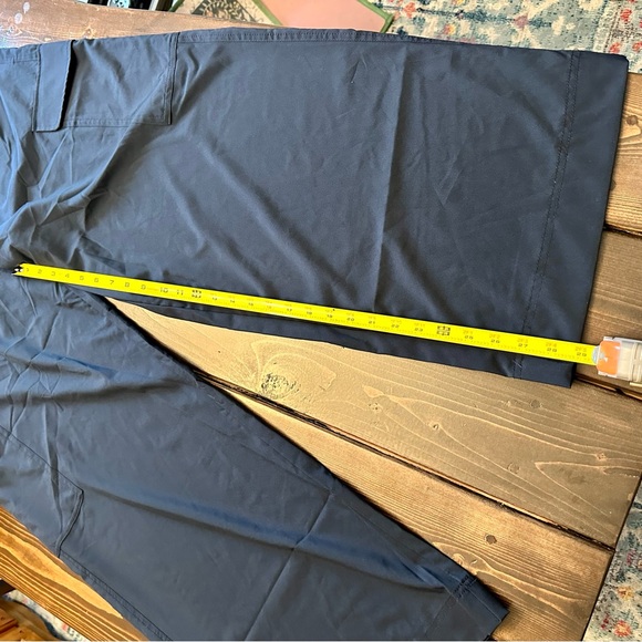 Men’s Old Navy Stretchtech Quick Dry Workout Cargo Pants Size XL NWT NEW Navy - Picture 7 of 9